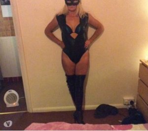 Lynsey escorts in Reading, OH